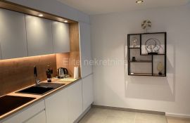 Kantrida - najam stana, 95m2, balkon, parking!, Rijeka, Kвартира