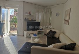 Preluk - najam stana, 95m2!!, Rijeka, Apartamento