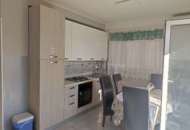 Preluk - najam stana, 95m2!!, Rijeka, Appartment