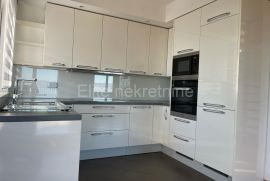 Lovran - prodaja stana 92,69 m2 4S+DB, Lovran, Appartamento