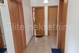 Apartman 33 m2 - Malinska - PRILIKA!, Malinska-Dubašnica, Appartement