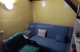 Zemun, Alaska, 1.0, 24m2, potkrovlje, Zemun, Apartamento