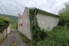 Tri kuće sa velikim zemljištem, Vinodolska Općina, Casa