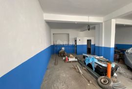 RIJEKA, DRENOVA - poslovni prostor 150 m2 u prizemlju s parkingom na odličnoj lokaciji! PRILIKA!, Rijeka, Propriété commerciale