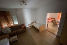 RIJEKA, DRENOVA - stan 130 m2 za najam za 6 -10 radnika + balkon s pogledom na more! PRILIKA!, Rijeka, Flat