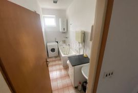 RIJEKA, DRENOVA - stan 130 m2 za najam za 6 -10 radnika + balkon s pogledom na more! PRILIKA!, Rijeka, Flat