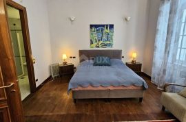 RIJEKA, CENTAR- stan 190,77 udaljen 50m od mora, Rijeka, Appartment