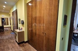 RIJEKA, CENTAR- stan 190,77 udaljen 50m od mora, Rijeka, Appartment