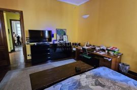 RIJEKA, CENTAR- stan 190,77 udaljen 50m od mora, Rijeka, Appartment