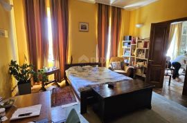 RIJEKA, CENTAR- stan 190,77 udaljen 50m od mora, Rijeka, Appartment