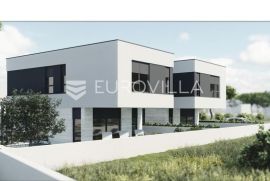 Medulin, novogradnja, dvojna kuća  oznake A - 120 m2 s vrtom u mirnom kvartu, Medulin, Maison