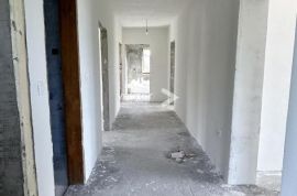 Ćikovići, dvije etaže s velikom okućnicom, Kastav, Appartement