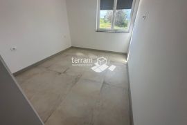 Istra, Medulin, Banjole okolica, stan 80,72m2, I. kat, 2SS+DB, blizina mora, NOVO!! #prodaja, Medulin, Apartamento