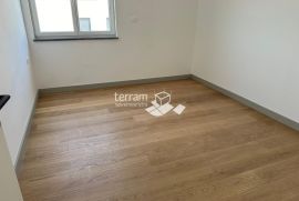 Istra, Medulin, Banjole okolica, stan sa bazenom, 110m2, 3SS+DB, vrt, NOVO!! #prodaja, Medulin, Kвартира