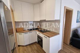 TROSOBNI APARTMAN U STAMBENOJ ZGRADI, PRIZEMLJE - POVLJANA, PAG, Povljana, Kвартира