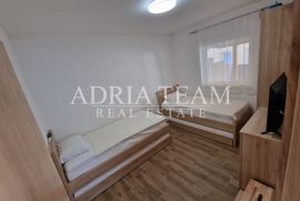 TROSOBNI APARTMAN U STAMBENOJ ZGRADI, PRIZEMLJE - POVLJANA, PAG, Povljana, Kвартира