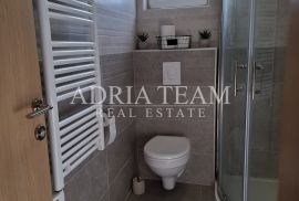 TROSOBNI APARTMAN U STAMBENOJ ZGRADI, PRIZEMLJE - POVLJANA, PAG, Povljana, Kвартира