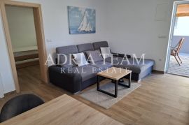 TROSOBNI APARTMAN U STAMBENOJ ZGRADI, PRIZEMLJE - POVLJANA, PAG, Povljana, Kвартира