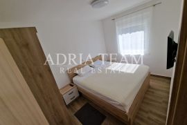 TROSOBNI APARTMAN U STAMBENOJ ZGRADI, PRIZEMLJE - POVLJANA, PAG, Povljana, Kвартира