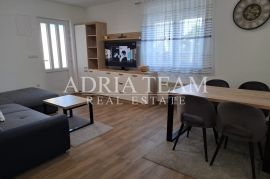 TROSOBNI APARTMAN U STAMBENOJ ZGRADI, PRIZEMLJE - POVLJANA, PAG, Povljana, Kвартира