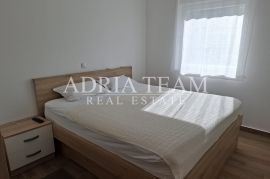 TROSOBNI APARTMAN U STAMBENOJ ZGRADI, PRIZEMLJE - POVLJANA, PAG, Povljana, Kвартира