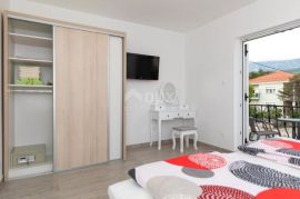 CRIKVENICA, JADRANOVO - lijepa kuća za odmor 92m2, Crikvenica, House