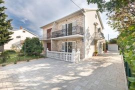 CRIKVENICA, JADRANOVO - lijepa kuća za odmor 92m2, Crikvenica, House