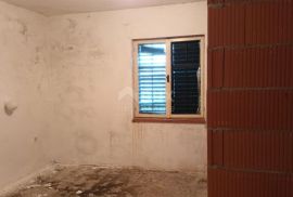 SVETI FILIP I JAKOV, SIKOVO - prizemlje sa okućnicom za adaptaciju, Sveti Filip I Jakov, Appartment