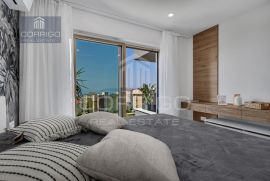 Makarska, luksuzan dvosoban stan u centru 65 m2, Makarska, Apartamento