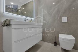 Makarska, luksuzan dvosoban stan u centru 65 m2, Makarska, Apartamento