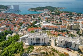 Makarska, luksuzan dvosoban stan u centru 63 m2, Makarska, Apartamento