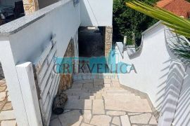 Krk-okolica, kuća 900 m  od mora, Dobrinj, Famiglia