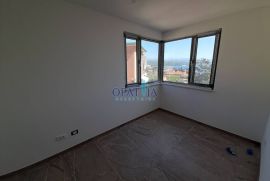 Opatija blizina centra stan 2.kat, 3S+DB, 139.06 m2, Opatija, Διαμέρισμα