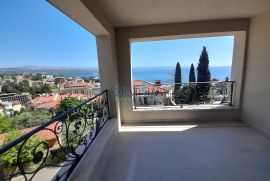 Opatija blizina centra stan 2.kat, 3S+DB, 139.06 m2, Opatija, Διαμέρισμα