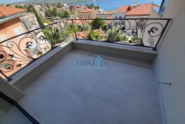 Opatija blizina centra stan 2.kat, 3S+DB, 139.06 m2, Opatija, Διαμέρισμα