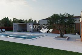 Istra, Tinjan, Kringa samostojeća kuća 134m2 s bazenom, okućnica 1100m2 NOVO, #prodaja, Tinjan, House