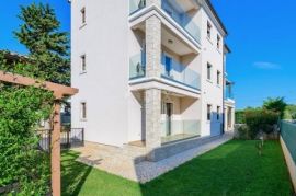 ISTRA, FAŽANA Vila s 3 stambene jedinice POGLED MORE!, Fažana, Casa