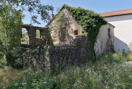 GROBNIK, DRAŽICE - starina na dobroj lokaciji, Jelenje, Ev