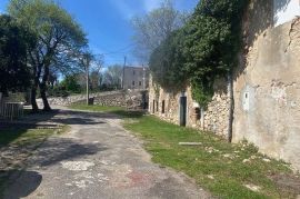 BRIBIR - kuća starina s okućnicom, Vinodolska Općina, Kuća