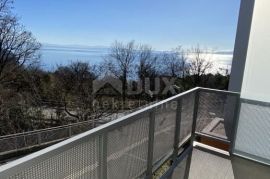 OPATIJA, VOLOSKO - predivan stan 71m2 za najam s garažnim mjestom, balkon, pogled na more, Opatija, شقة