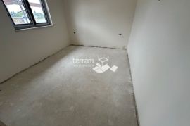 Istra, Pula, okolica, stan 109,40m2, 3SS+DB, II. kat, parking, NOVO!! #prodaja, Pula, Διαμέρισμα