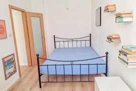 OPATIJA, CENTAR – prekrasan stan u prizemlju u centru Opatije s parkingom, vrhunska lokacija, Opatija, Appartment