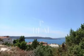 Otok Čiovo građevinsko zemljište 3700 m2, Trogir, Terrain