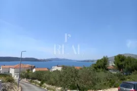 Otok Čiovo građevinsko zemljište 3700 m2, Trogir, Terrain