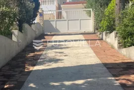 Zadar, Ugljan, jedinstvena kamena kuća uz more na parceli od 2200 m2, Preko, Casa