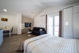 Cavtat, moderna kuća s bazenom NKP 223 m2, Konavle, Дом