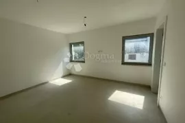 Prilika! Villa sa bazenom 150m od mora, Omišalj, Σπίτι