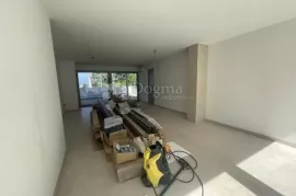 Prilika! Villa sa bazenom 150m od mora, Omišalj, Σπίτι