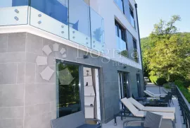 Opatija, Vila sa 6 apartmana, Opatija, Дом