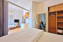 APARTMANSKA KUĆA U CENTRU CRIKVENICE, Crikvenica, بيت